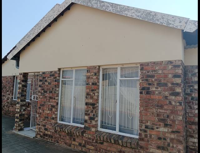 2 BEDROOM SECTIONAL TITLE FOR SALE IN VISTA PARK